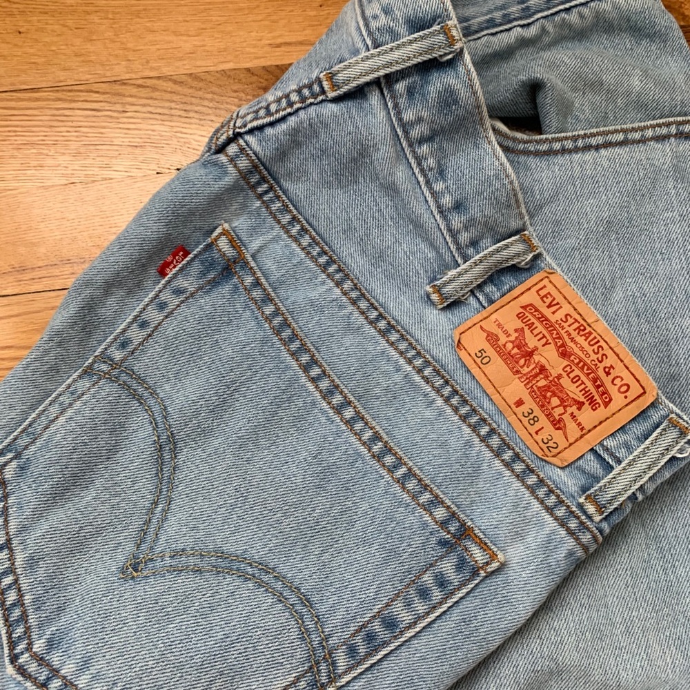 Acid washed L32 Levi’s jeans!